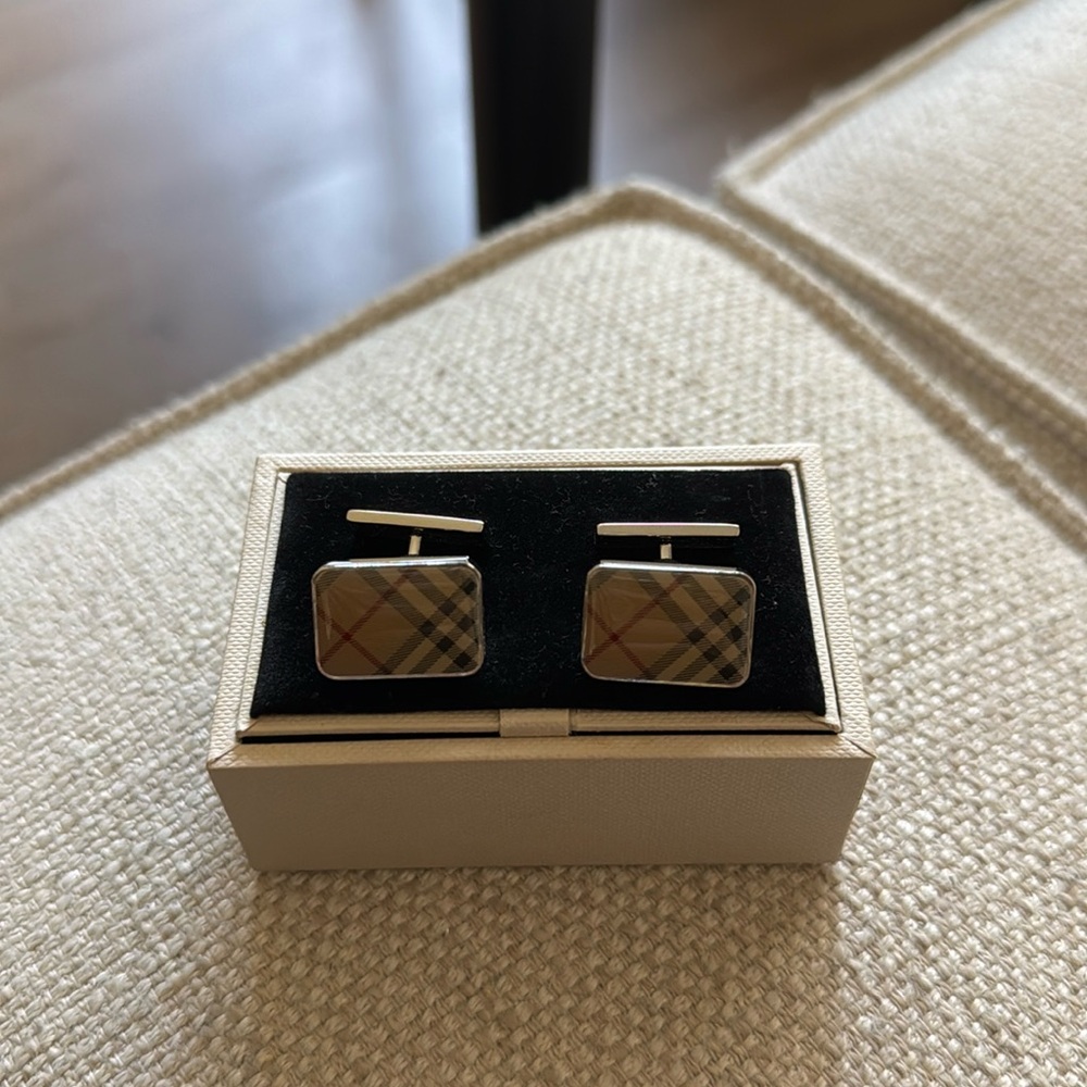 Brand new Burberry Enamel Check Rectangle Cufflinks